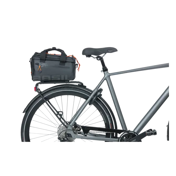 Basil Miles Tarpaulin - bagagedragertas MIK - 7 liter - zwart/oranje