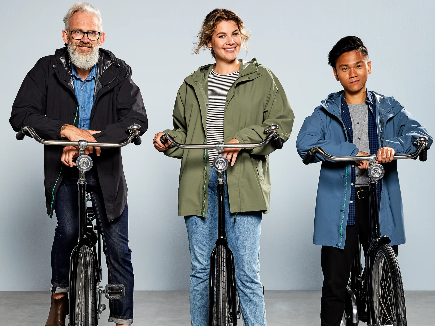 Basil Cyclist rainwear_Hoga_rain jacket_1-landscape_hero.webp