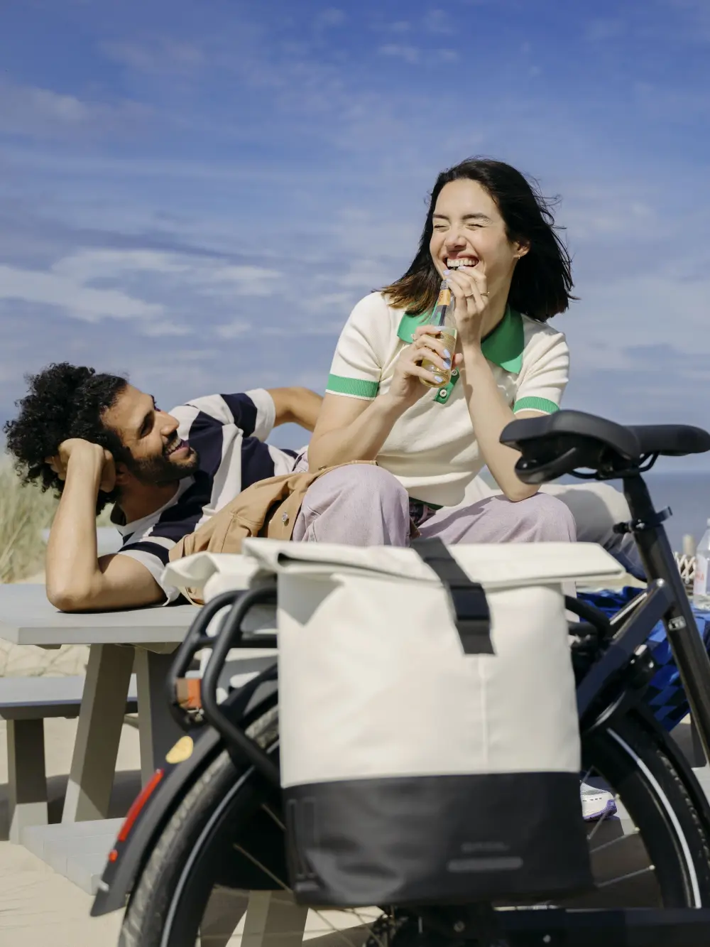 Basil Cove - dubbele fietstas - 28-32L - gebroken wit/zwart