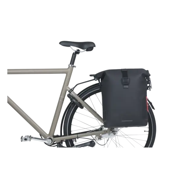 Basil SoHo - fietsschoudertas MIK Studs - 17 liter - zwart