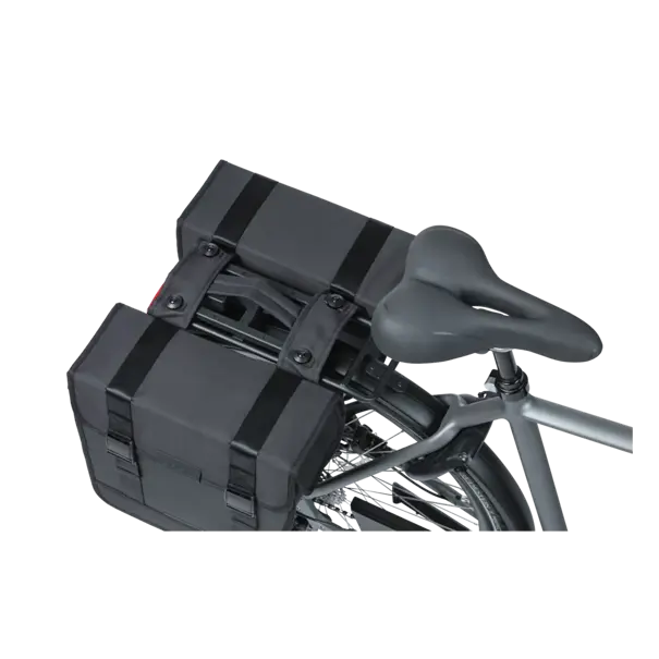 Basil Tour Waterproof - dubbele fietstas MIK - 28 liter - zwart