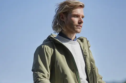 Basil Cyclist rainwear_Mosse parka men_6_hero.webp