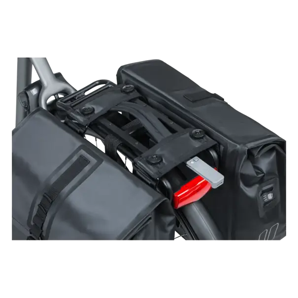 Basil Urban Dry – dubbele fietstas MIK – 50 liter - zwart